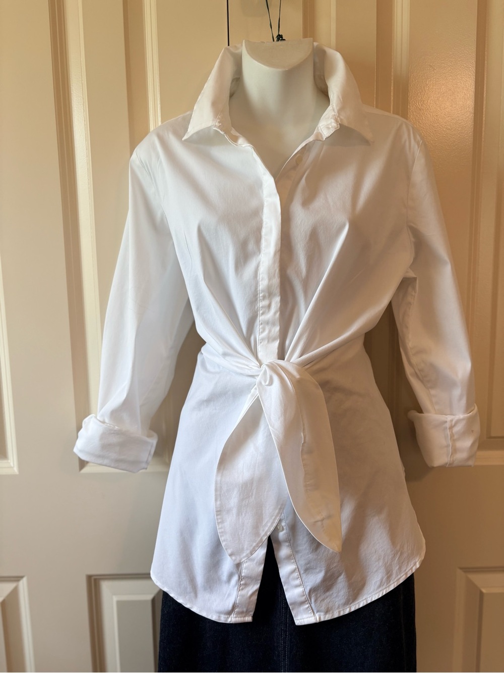 Ann Taylor, Tied Front White Button-Up Blouse, size 16